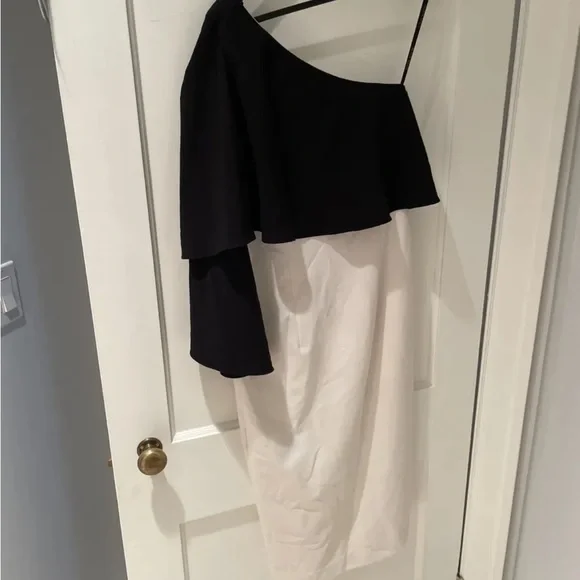 Black Halo | Dresses | Black Halo Formal One Shoulder Dress With Bat Wing Sleeves In Black And White 6 | Poshmark Black Halo | Dresses | Black Halo Formal One Shoulder Dress With Bat Wing Sleeves In Black And White 6 | Poshmark